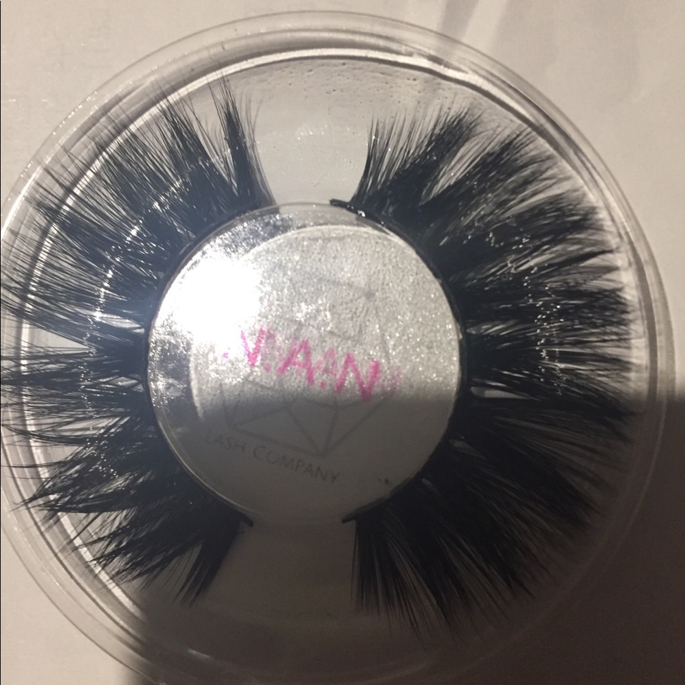 “Passion” mink eyelashes